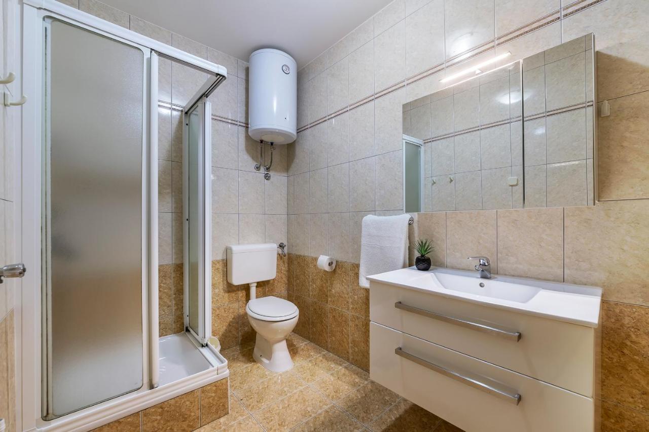 Apartments With A Parking Space Rabac, Labin - 9652 Екстер'єр фото