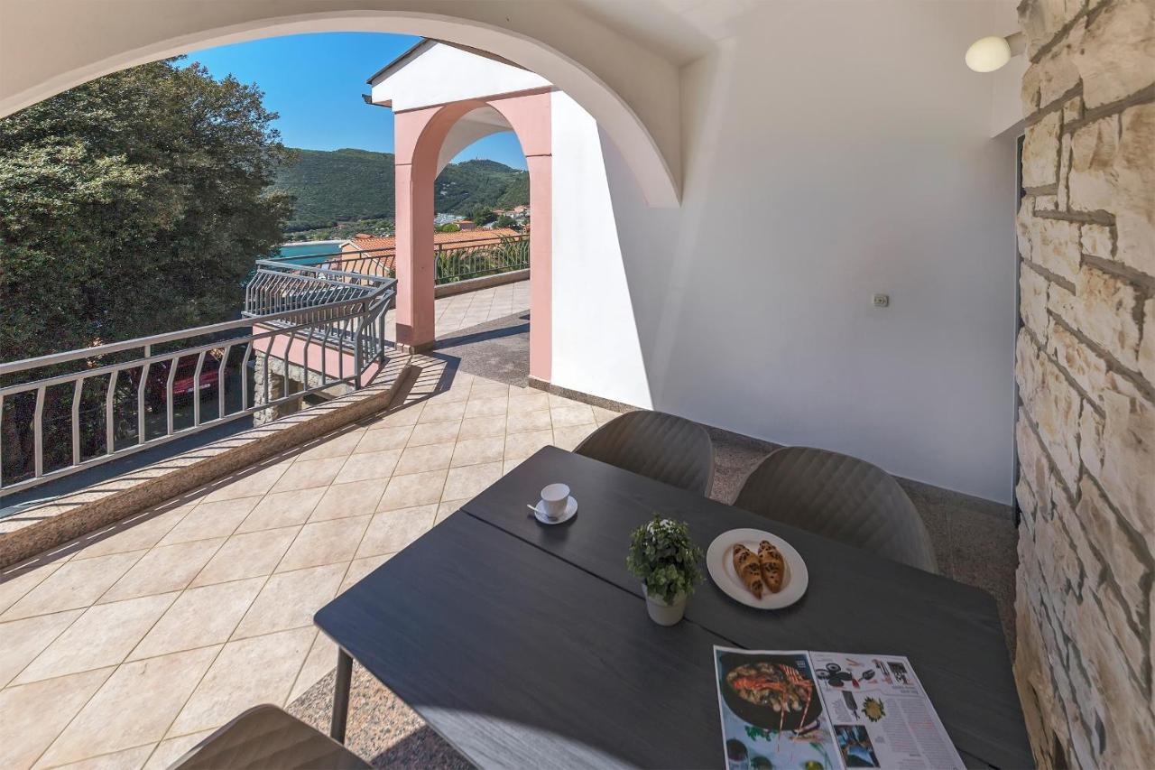 Apartments With A Parking Space Rabac, Labin - 9652 Екстер'єр фото