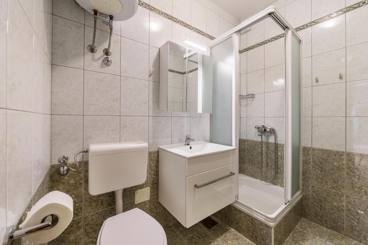 Apartments With A Parking Space Rabac, Labin - 9652 Екстер'єр фото