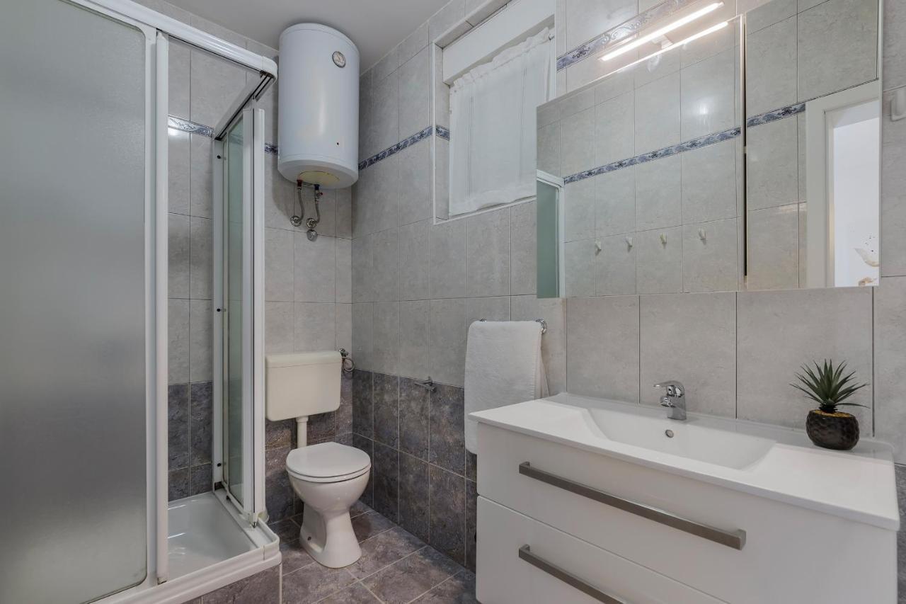 Apartments With A Parking Space Rabac, Labin - 9652 Екстер'єр фото