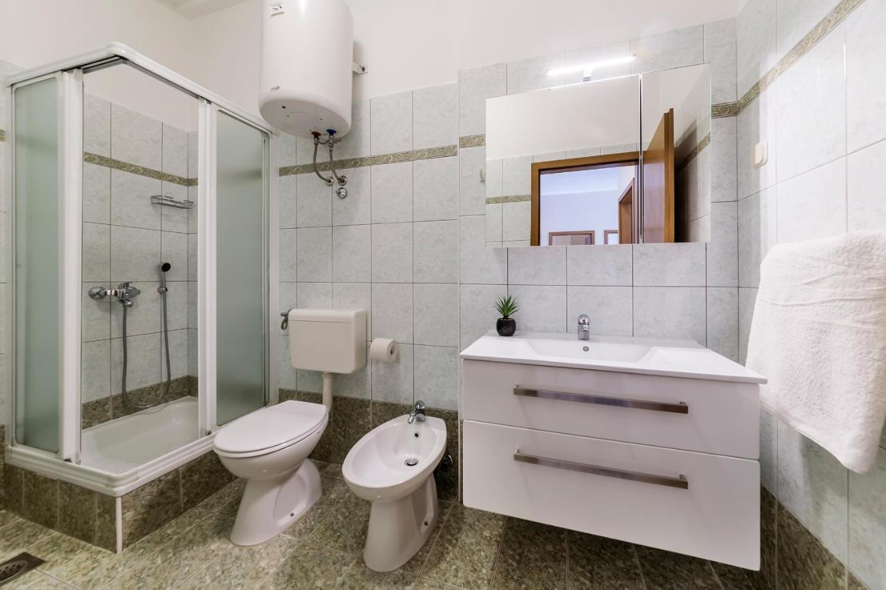 Apartments With A Parking Space Rabac, Labin - 9652 Екстер'єр фото