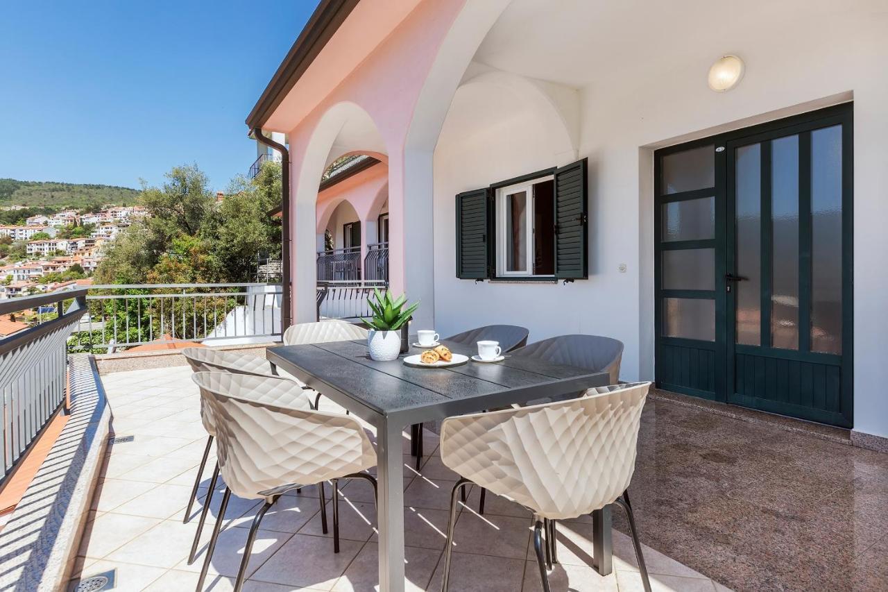 Apartments With A Parking Space Rabac, Labin - 9652 Екстер'єр фото